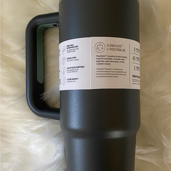 NWT New Stanley 30 Oz. Quencher H2.0 Tumbler in CHARCOAL Grey - Picture 5 of 6